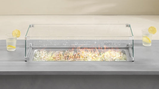 Windscreen for rectangular fire table